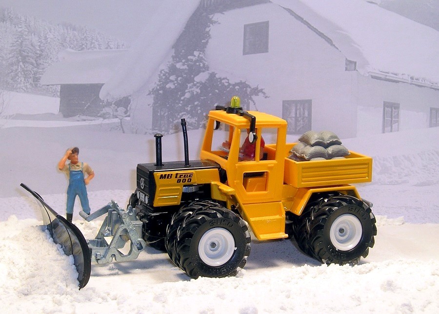 MB-trac 800 von Siku - Winterdienst II