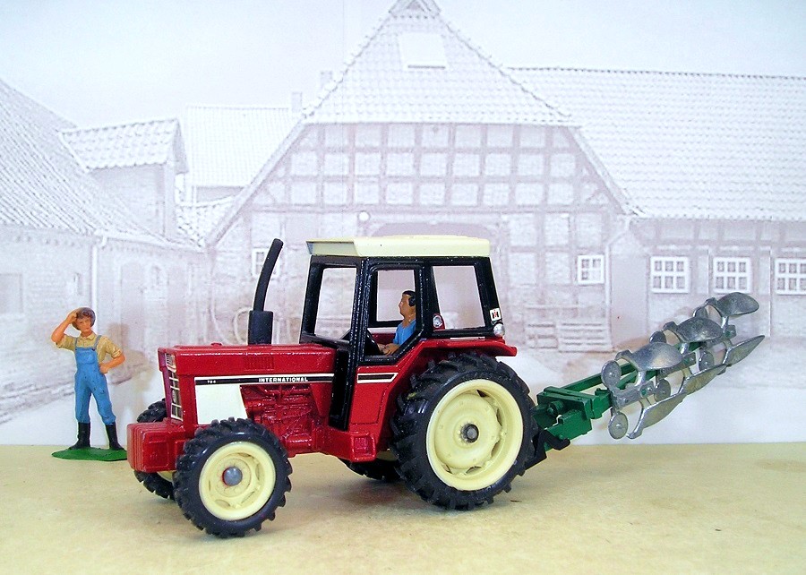 IH 784 von Ertl