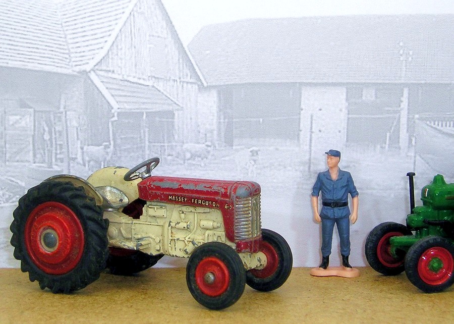 Massey-Ferguson MF 65 von Corgi Toys