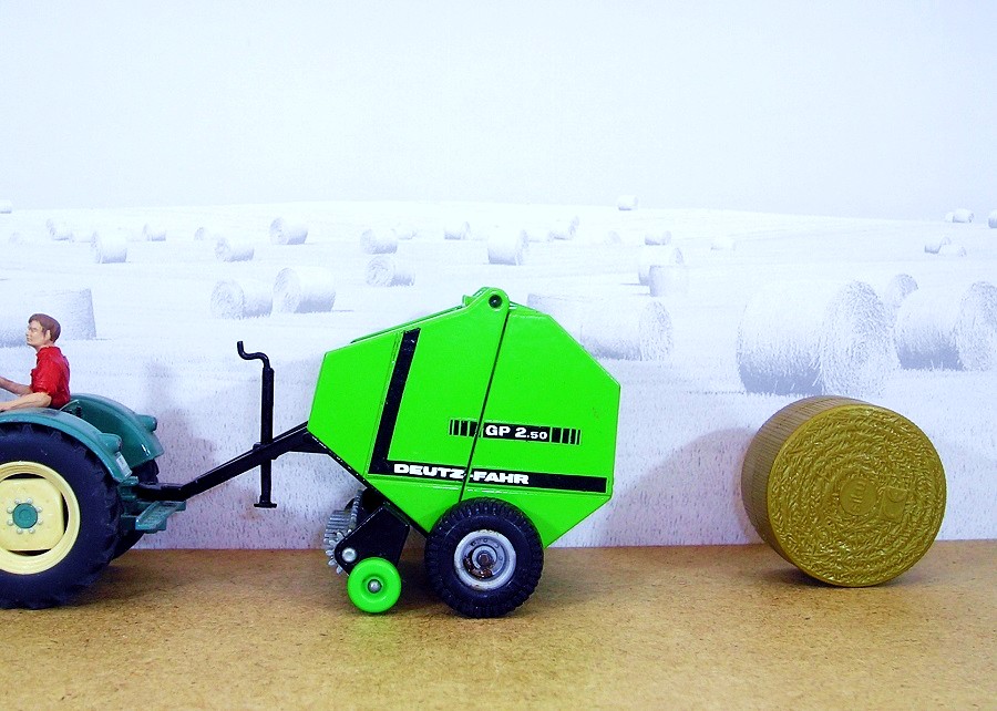 Deutz-Fahr GP 2.50 Rundballenpresse von Siku