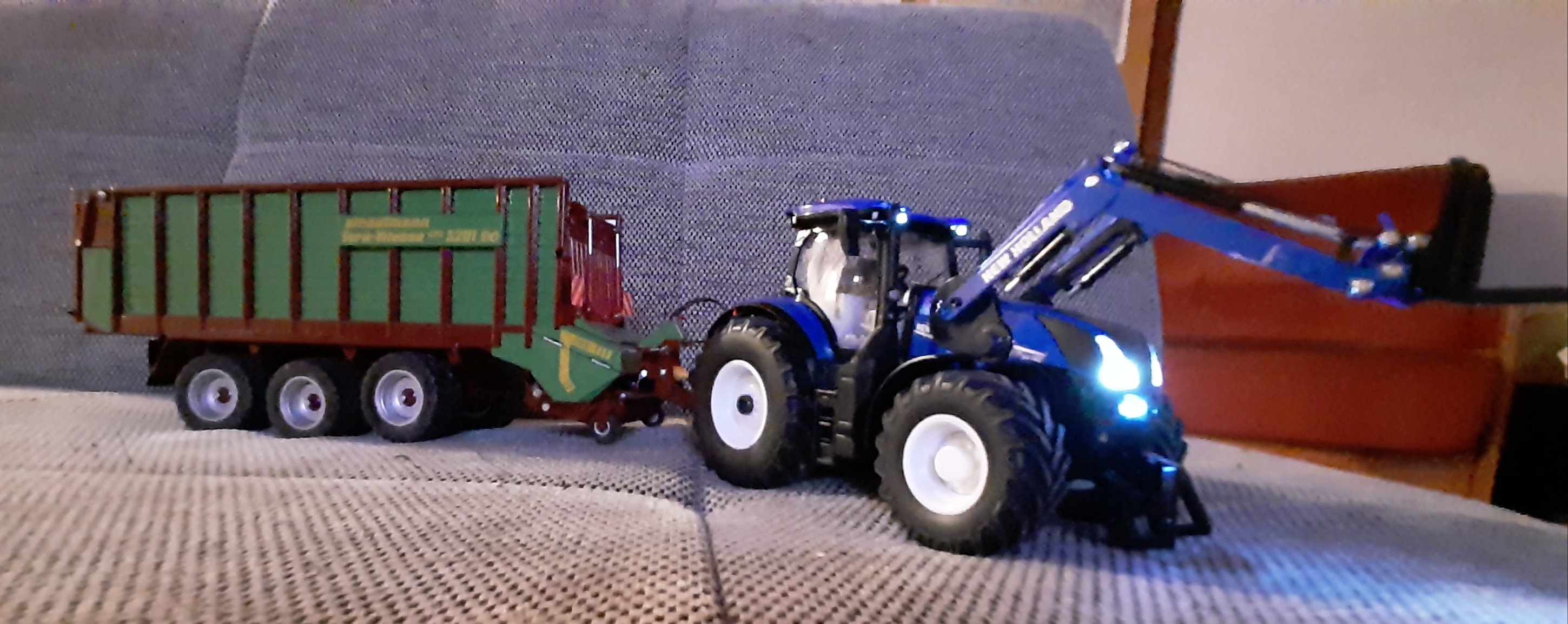 Gras ernte mit Strautman