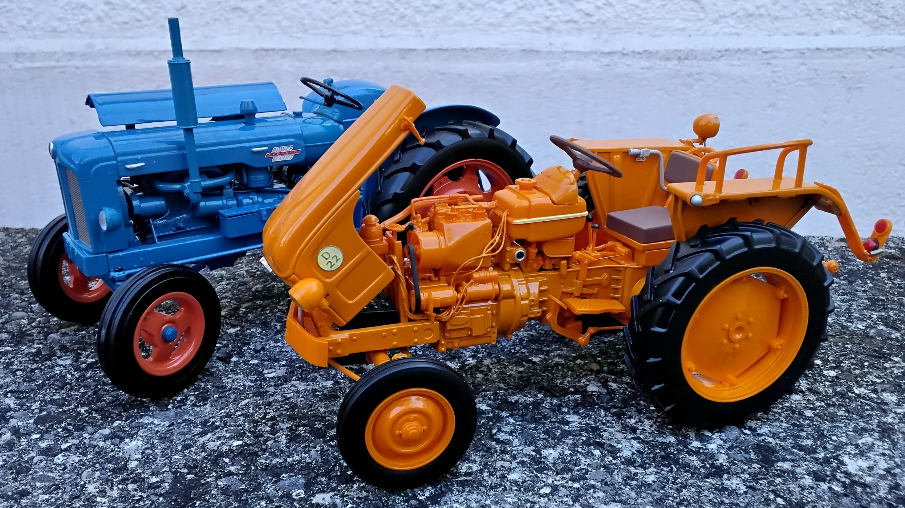 Renault D22 (1956-1960) & Fordson Power Major (1958-1960)