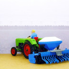 Deutz D6206 von Hausser mit Sämaschine von Siku II