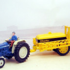Ford 6600 mit gezogener Chafer Feldspritze von Britains