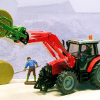 Massey-Ferguson 5455 mit Frontlader von Siku