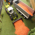 CLAAS Torino 1281 beim Beladen