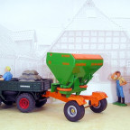 Boehringer Unimog von Atlas mit Amazone Düngerstreuer auf Fahrgestell von Siku