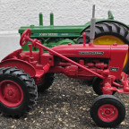 IH Farmall 140 & John Deere R